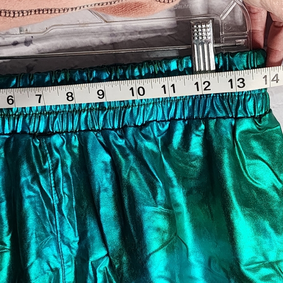 Shiny Mermaid metallic shorts Pesion sz Large.  Womens size L fit more like a M - Picture 2 of 7
